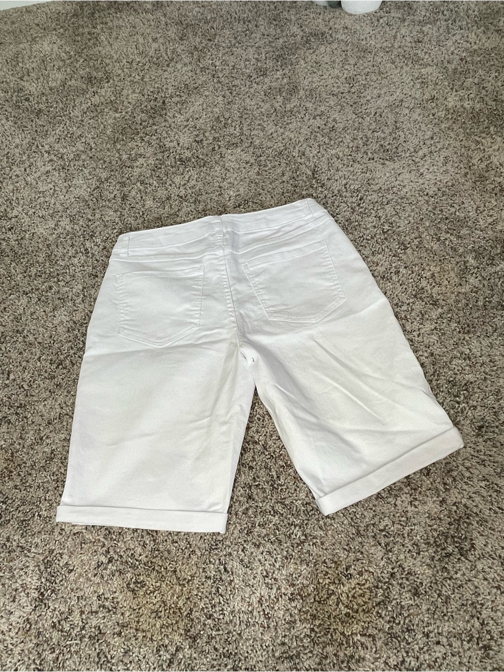 d. jeans White Bermuda Jean Shorts with cuff size 8 EUC - Picture 2 of 7